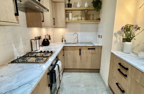 South Norwood Apartment | Cosy, luxurious 2 bed, in the heart of London