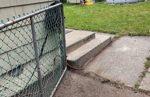 North End Apartment | Cosy modern suite , well established quiet neighbourhood, minutes 2 Downtown