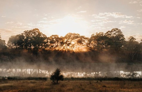 Rylstone House | Cosy Off-Grid Cabin with Lake View Pet Friendly - Nikita