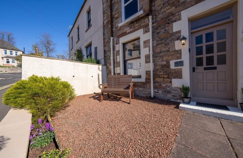 Jedburgh Apartment | Cosy River‑side Flat in Jedburgh, Steps from Canongate Bridge