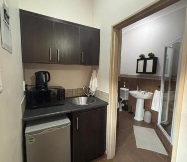 Westdene Apartment | Cosy self-catering flat