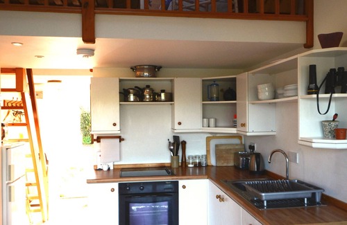 Bantham Apartment | Cosy studio flat with lovely waterside views, near beach in Bantham, South Devon
