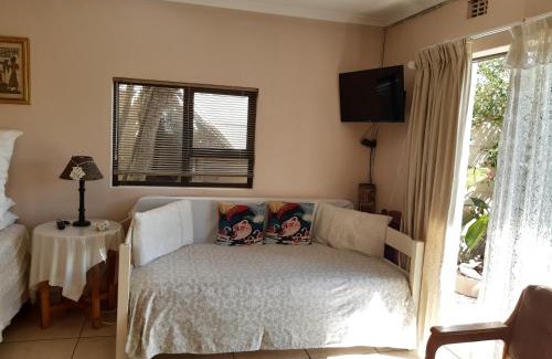 Blouberg Rise Apartment | Cosy studio garden cottage