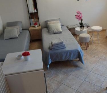 La Ferte-Gaucher Apartment | Cosy Studio meublé avec piscine partagée