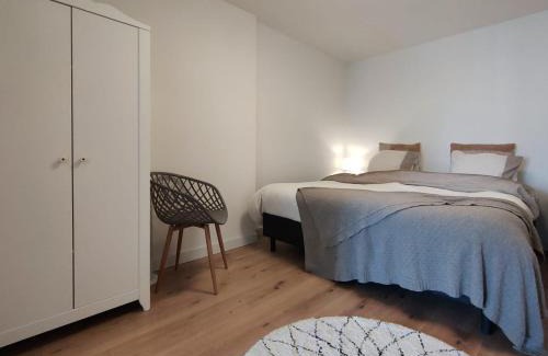 Lisse City Center Apartment | Cosy Tiny House 5 min walk Keukenhof included entrance keukenhof