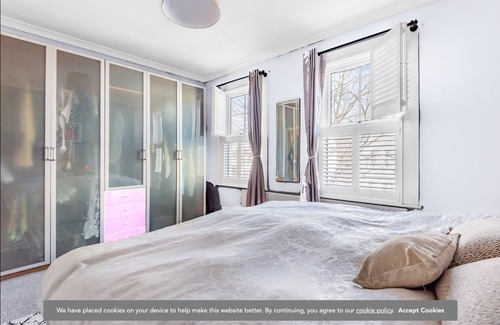 Penge and Cator House | Cosy tranquil 3 bed semi-detach house on quite leafy street