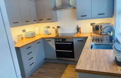 Exmouth House | Cosy two-bed beach house, great location, one minute walk to Exmouth sea front