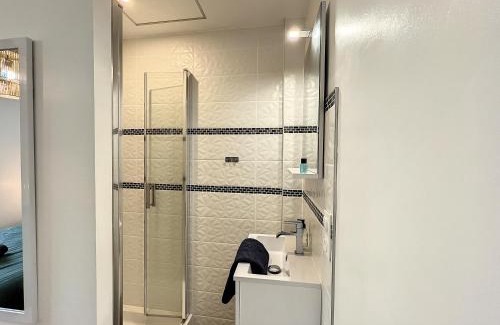 Chatellerault Apartment | CosyHouse By Janna Terrasse - Wifi