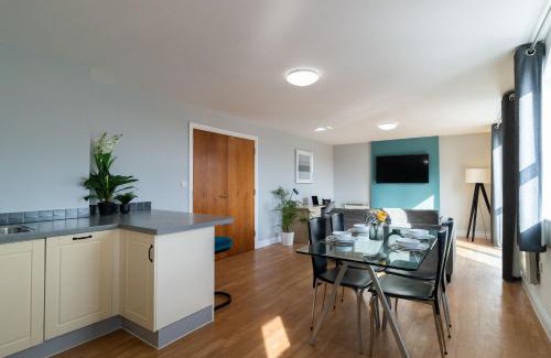 Derby Apartment | Cotels - The Millhouse NEWLY REFURBISHED MODERN APARTMENTS WITH ULTRAFAST BROADBAND, FREE PARKING & A WORK DESK