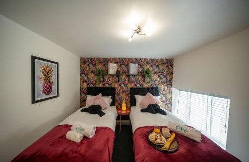 Cirencester Apartment | Cotswolds, 2Bed 1 Bath Historic Flat, Very Central