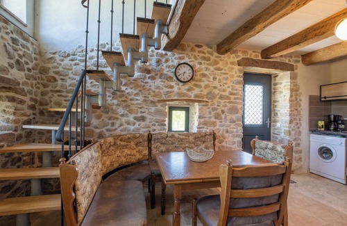 Saint-Sauveur-de-Cruzieres House | Cottage 'Gite Figuier Et Vignes' with Shared Pool, Private Terrace and Wi-Fi