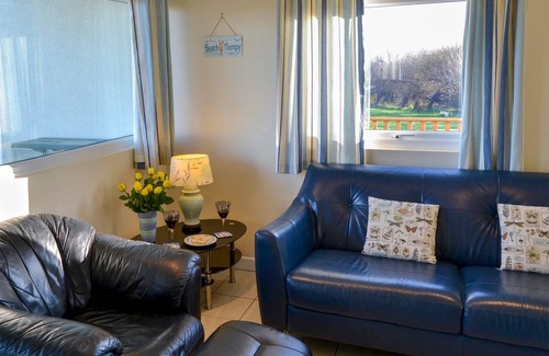 Bacton Cottage | Cottage ∙ 2 bedrooms ∙ 4 guests