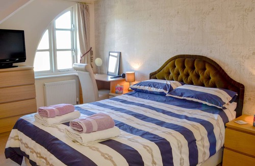 West Bay Cottage | Cottage ∙ 2 bedrooms ∙ 3 guests