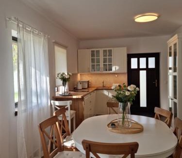 Kiskunmajsa House | Cottage 2 im Natur-Resort Pool, Schwimmteich & Sauna