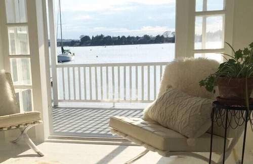 Tiverton House | Cottage 29 - Luxury Waterfront Getaway Cottage