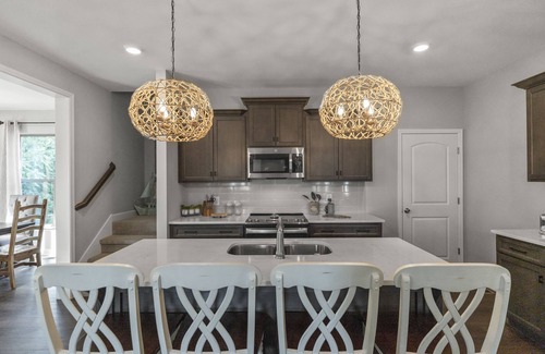 Tullahoma Cottage | Cottage at Tims Ford Lake next to/Marina/and Restaurant