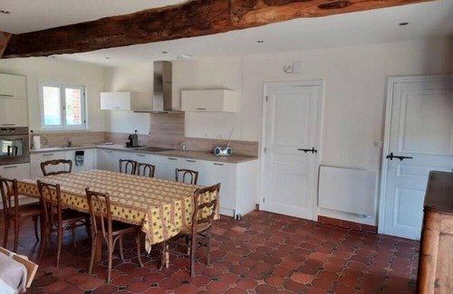 Le Meillard Cottage | Cottage Avec Piscine Chauffée de mai à Sept.grand Jardin,terrasse,bbq,parking