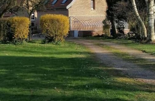 Le Meillard Cottage | Cottage Avec Piscine Chauffée de mai à Sept.grand Jardin,terrasse,bbq,parking