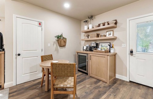 Jacksonville Cottage | Cottage C with Large Private Patio