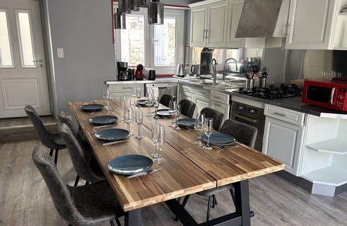 Chatillon-sur-Marne House | Cottage 'Chez Brigitte' with Private Terrace, Wi-Fi and Air Conditioning