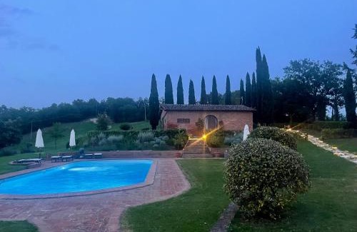 Bollano Apartment | Cottage con piscina immerso nel verde delle crete senesi