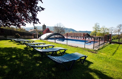 Santa Maria de Besora Cottage | Cottage with pool near Barcelona