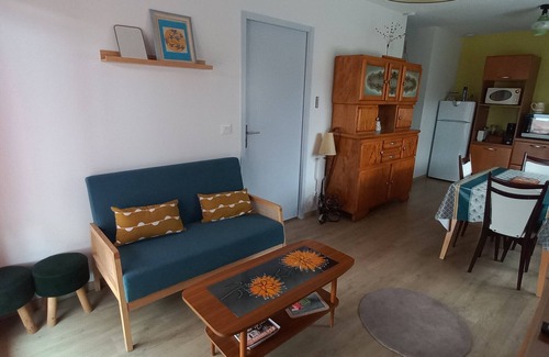 Saint-Thomas-en-Royans House | Cottage 'Chez Suzanne' with Mountain View, Shared Terrace and Shared Garden