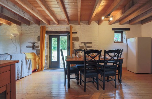 Plounerin House | Cottage 'Gîte Le Louarn' with Shared Pool, Shared Garden and Wi-Fi