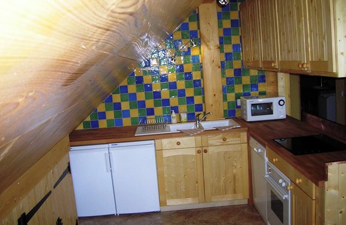 Montcel Cottage | Cottage 'Gite Le Solant - Lou Cabro' with Mountain View, Shared Garden and Wi-Fi