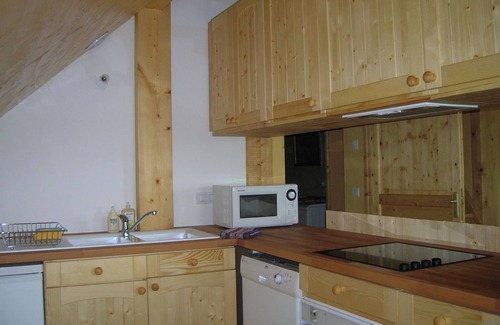 Montcel Cottage | Cottage 'Gite Le Solant - Lou Cabro' with Mountain View, Shared Garden and Wi-Fi