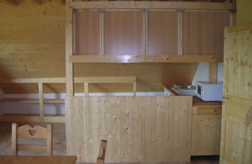 Montcel Cottage | Cottage 'Gite Le Solant - Lou Cabro' with Mountain View, Shared Garden and Wi-Fi