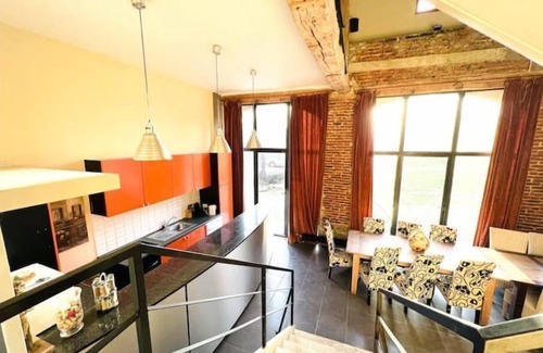 Humieres House | Cottage in the estate of a secluded castle.