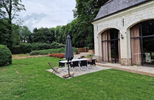 Humieres House | Cottage in the estate of a secluded castle.