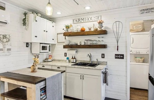Sylva Cabin | Cottage in the Great Smoky Mountains with Spectacular Views & Farmhouse Decor