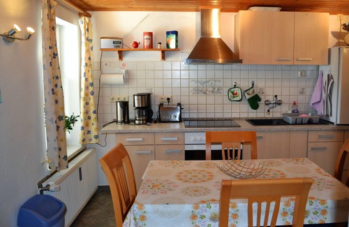 Kuchelmiss House | Cottage in the middle of nature, separate entrance, garden - semi-detached house