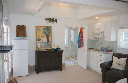 South Redondo Cottage | Cottage Is All New & Charming, Steps to the Beach.updated 2025