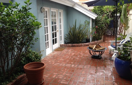 South Redondo Cottage | Cottage Is All New & Charming, Steps to the Beach.updated 2025