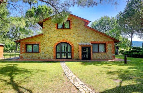 Terranuova Bracciolini Cottage | Cottage in Tuscany with Pool & Sauna