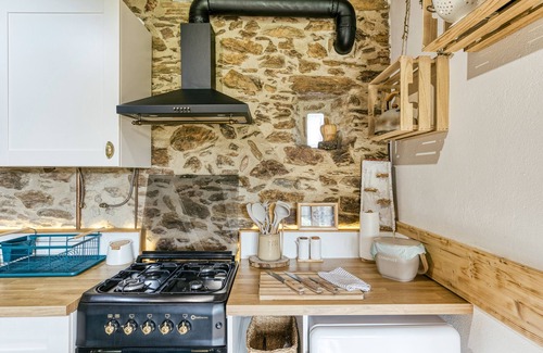 Susqueda Cottage | Cottage 'La Calma' with Mountain View, Wi-Fi and Air Conditioning