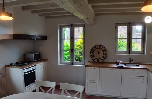 Bois-d'Ennebourg House | Cottage la Salamandre sleeps 6