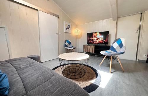 Prouilly Apartment | Cottage Le Rosie au bord du lac avec jacuzzi