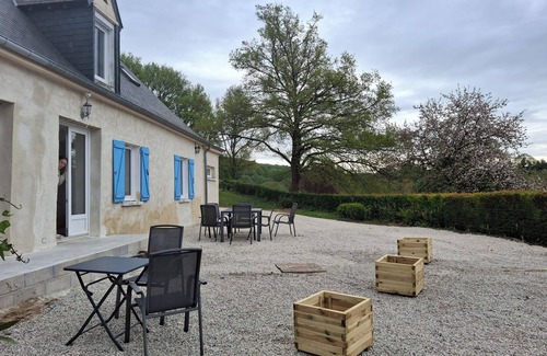 Mont-Saint-Jean Cottage | Cottage located in the countryside near the lake and the forest of Sillé le guillaume