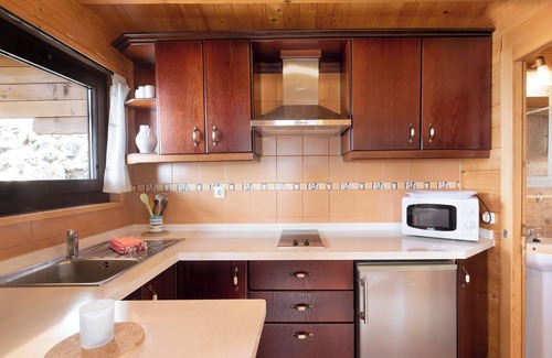 Puerto Naos Cottage | Cottage 'Moijama 7' with Sea View, Shared Pool and Wi-Fi