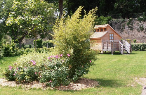 Decize Cottage | Cottage "Morvan" in park on the banks of the Loire in a small tourist town.