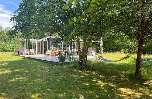 Hoensinge House | Cottage Near Beach Perfect For Families