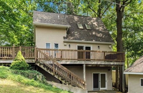 Fremont House | Cottage Near Lake James - Sleeps up to 10!