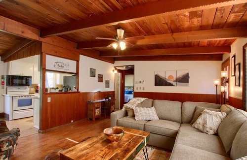 Oakhurst Cabin | Cottage near Yosemite & Bass Lake, Orange Door