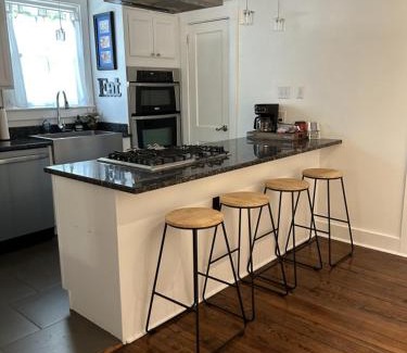 Gulfport House | Cottage on Broadmoor