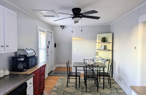 Lakewood Apartment | Cottage on Cove - Private Apartment near Lake Erie & Downtown