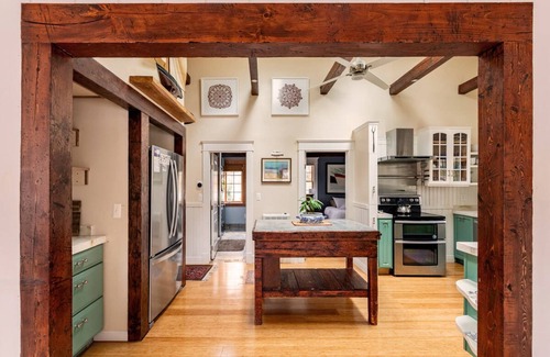 White Mills Cottage | Cottage on House Pond